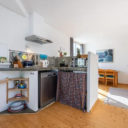 Perdiz Do Mar Apartment *